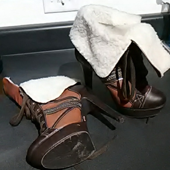 Shoes - Picture 2 of 3